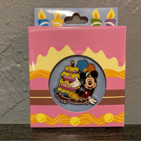 Mickey Mouse Happy Birthday Trading Pin - Picture 2 of 5
